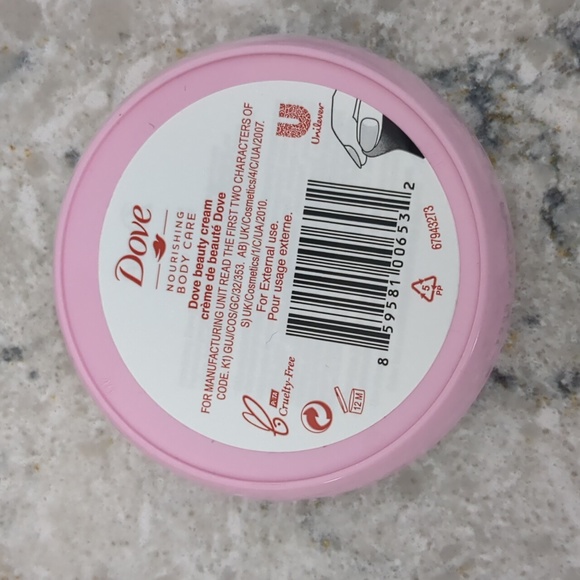 FWP New and unopened Dove Nourishing Body Care - Picture 6 of 6